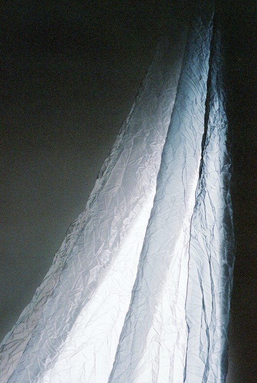 Tent Cabin in Omori / HUNE ARCHITECTS Tent Cabin in Omori / HUNE ARCHITECTS - Image 12 of 19