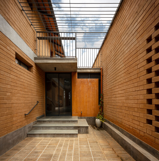 Nandivardhanam House / Studio Inscape - Interior Photography, Wood, Brick