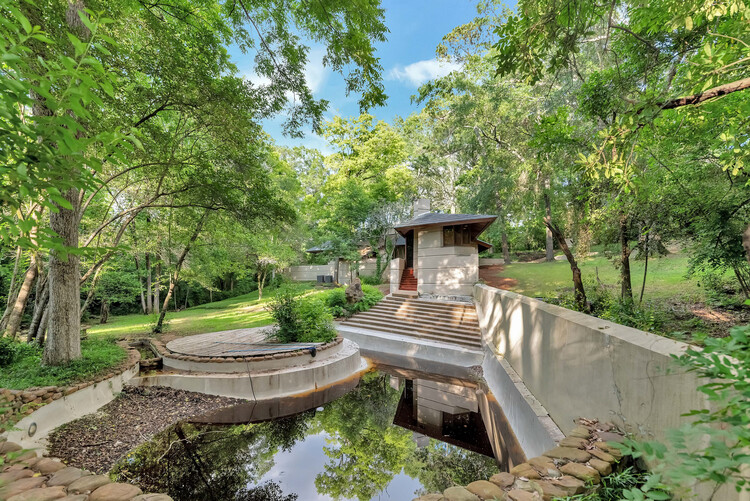 New National Museum in Abu Dhabi and The Nomadic Library: This Week’s Review - Image 4 of 9