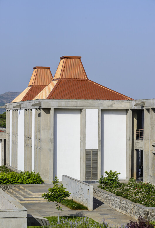 Kirloskar Institute of Advanced Management Studies / CCBA Designs - Exterior Photography, Column