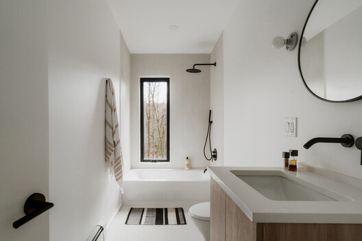 Forest Edge House / Marc Thorpe Design - Interior Photography, Bathroom, Bathtub, Sink, Countertop