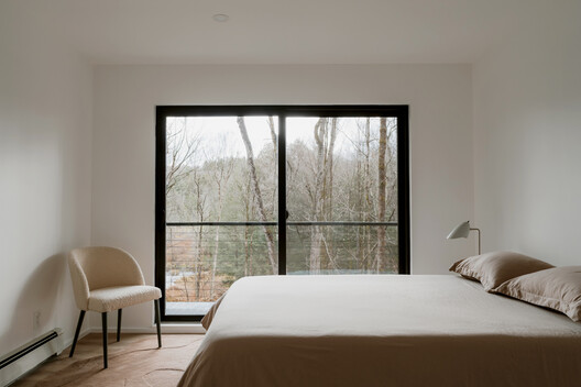 Forest Edge House / Marc Thorpe Design - Interior Photography, Bedroom, Wood, Bed