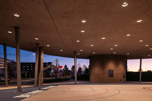 Basketball Court - Ralph C. Wilson Jr. Centennial Park / Adjaye Associates Basketball Court - Ralph C. Wilson Jr. Centennial Park / Adjaye Associates - Image 11 of 25