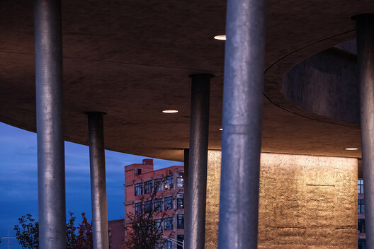 Basketball Court - Ralph C. Wilson Jr. Centennial Park / Adjaye Associates Basketball Court - Ralph C. Wilson Jr. Centennial Park / Adjaye Associates - Interior Photography, Concrete, Column