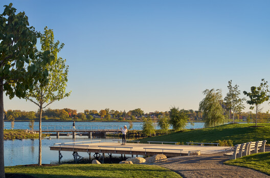 Basketball Court - Ralph C. Wilson Jr. Centennial Park / Adjaye Associates Basketball Court - Ralph C. Wilson Jr. Centennial Park / Adjaye Associates - Image 18 of 25