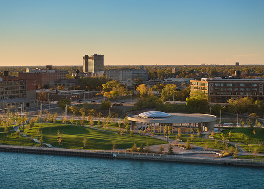 Basketball Court - Ralph C. Wilson Jr. Centennial Park / Adjaye Associates