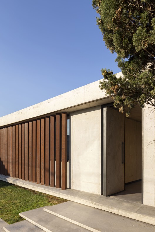 Casa Jardín / FACT Fábrica de Arquitectura Contemporánea - Fotografía exterior, Concreto, Pilares