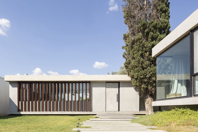 Casa Jardín / FACT Fábrica de Arquitectura Contemporánea - Fotografía exterior, Concreto, Patio interior