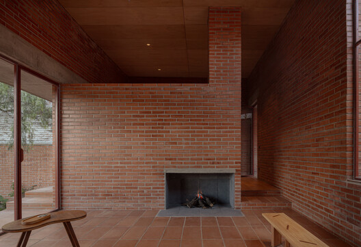 Casa Pirules / Escobedo Soliz - Fotografía interior, Ladrillo, Madera