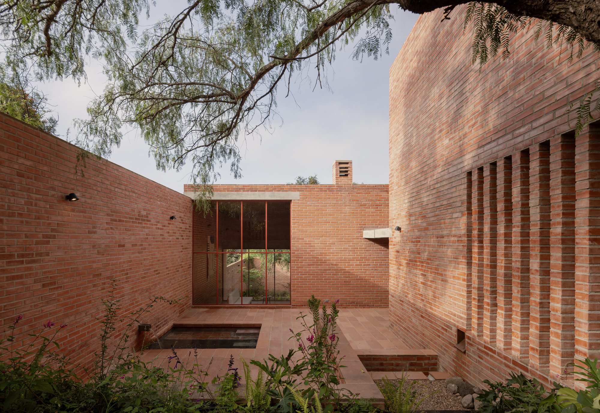 Pirules House / Escobedo Soliz