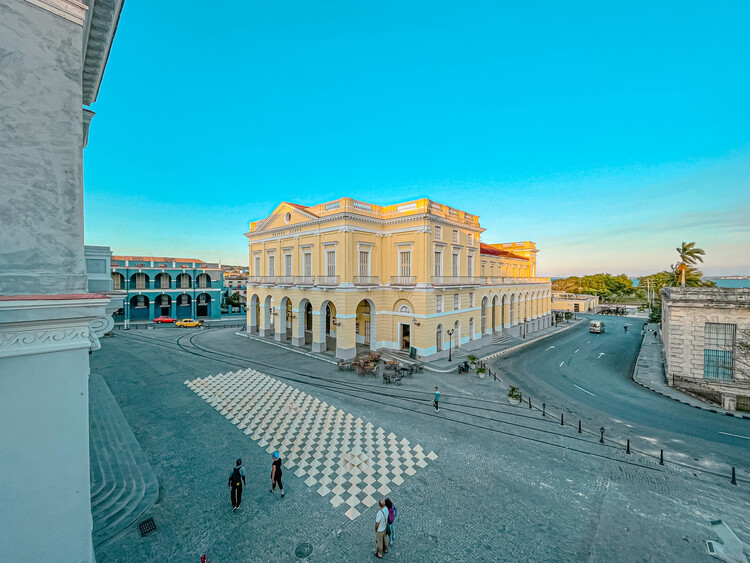 Proyecto Casa / RW arquitectos - Fotografía exterior, Fachada, Arco, Pilares, Arcada