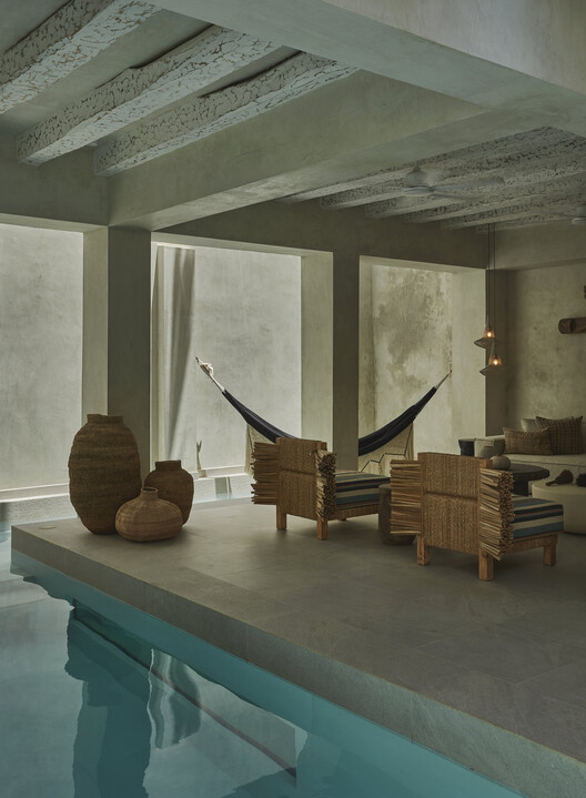 Casa Azurra la Carbonera / Vladimir Caballero + Lorena Pulecio - Fotografía de interiores, madera, sillas, dormitorio