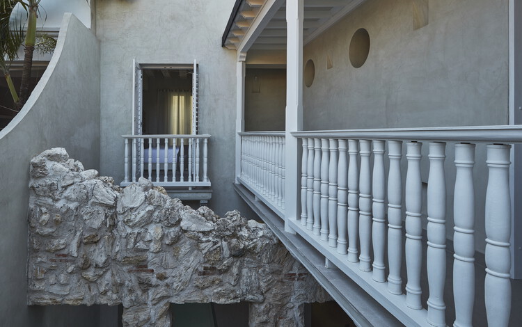 Casa Azurra la Carbonera / Vladimir Caballero + Lorena Pulecio - Imagen 18 de 20