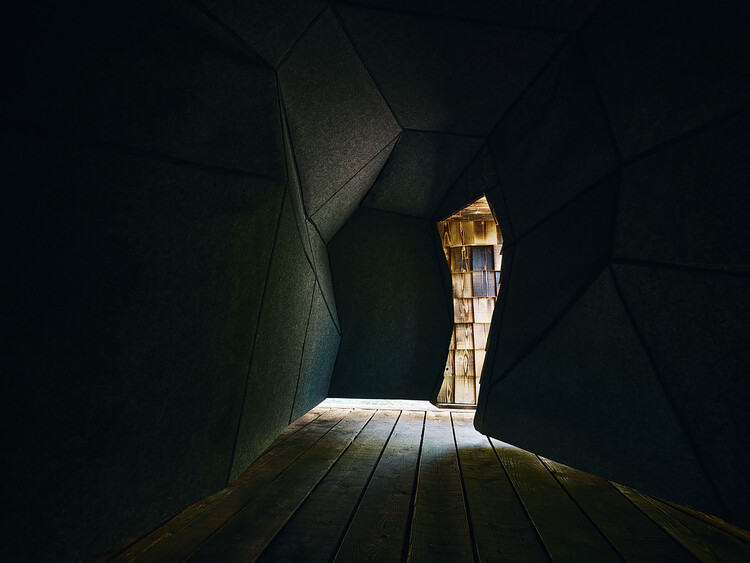 勒卡里尔小屋 / Léo Brouel + Gauthier Cammas + Hugo Rubio + Seddik Lemcherfi - 室内图