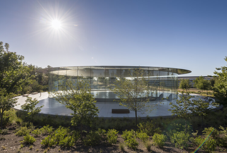 How Do Composites Make Complex Designs Constructible? - Image 5 of 9