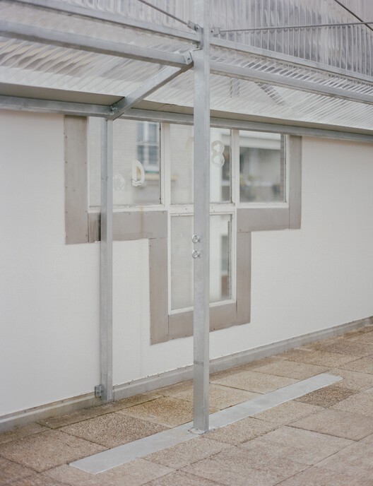 An Educational Farm on the Roof / rerum architectes An Educational Farm on the Roof / rerum architectes - Interior Photography, Glass, Handrail