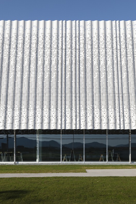 Nakano Seiyaku Kusatsu Factoru / TAISEI DESIGN Planners Architects & Engineers Nakano Seiyaku Kusatsu Factoru / TAISEI DESIGN Planners Architects & Engineers - Exterior Photography