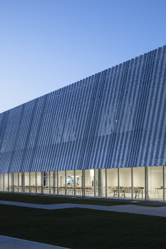 Nakano Seiyaku Kusatsu Factoru / TAISEI DESIGN Planners Architects & Engineers Nakano Seiyaku Kusatsu Factoru / TAISEI DESIGN Planners Architects & Engineers - Exterior Photography