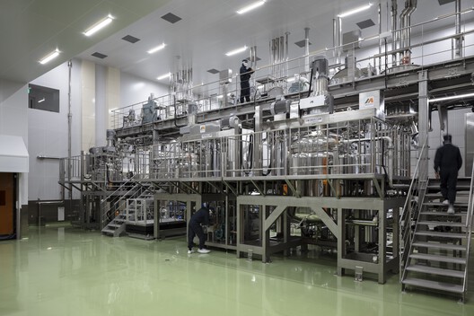 Nakano Seiyaku Kusatsu Factoru / TAISEI DESIGN Planners Architects & Engineers Nakano Seiyaku Kusatsu Factoru / TAISEI DESIGN Planners Architects & Engineers - Interior Photography, Steel