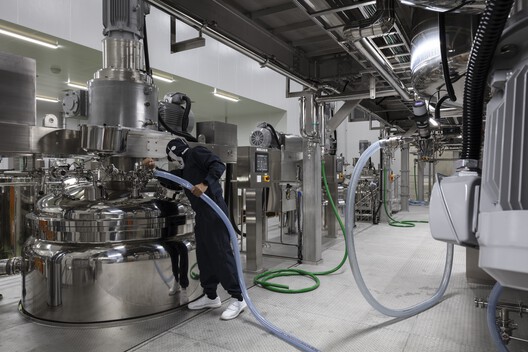 Nakano Seiyaku Kusatsu Factoru / TAISEI DESIGN Planners Architects & Engineers Nakano Seiyaku Kusatsu Factoru / TAISEI DESIGN Planners Architects & Engineers - Interior Photography, Steel