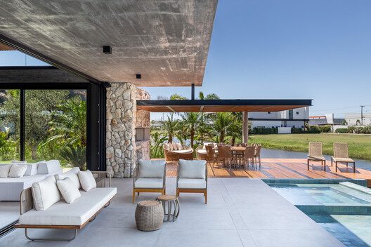 Casa J10 / Martin arquitetura + engenharia Casa J10 / Martin arquitetura + engenharia - Fotografia de Exterior, Pátio