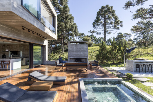Casa Concreto E18 / Martin arquitetura + engenharia Casa Concreto E18 / Martin arquitetura + engenharia - Fotografia de Exterior, Jardim, Balcão, Terraço, Pátio