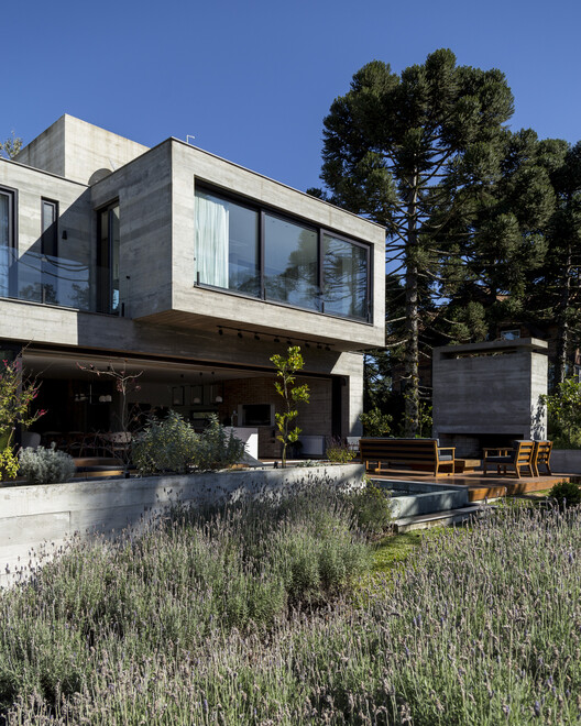 Casa Concreto E18 / Martin arquitetura + engenharia Casa Concreto E18 / Martin arquitetura + engenharia - Fotografia de Exterior, Balcão