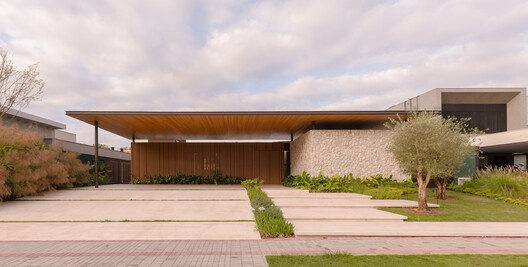 Casa Galeria / Sonne Müller Arquitetos Casa Galeria / Sonne Müller Arquitetos - Imagem 1 de 24