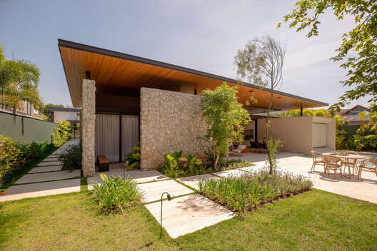 Casa Galeria / Sonne Müller Arquitetos Casa Galeria / Sonne Müller Arquitetos - Imagem 5 de 24