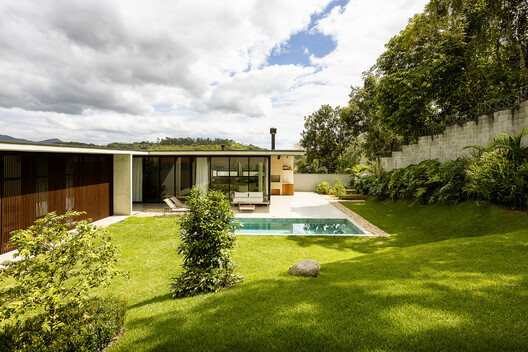 Casa di Vita / VOO® - Fotografia de Exterior, Jardim, Aido