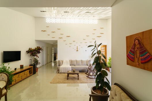 Casa de Mainha / Studio Zé - Fotografia de Interiores, Sala de Estar, Madeira, Iluminação