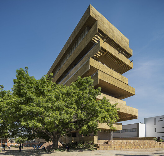  Edificio Ciencias Humanas - Universidad Industrial de Santander / taller de arquitectura de bogotá - Fotografía exterior