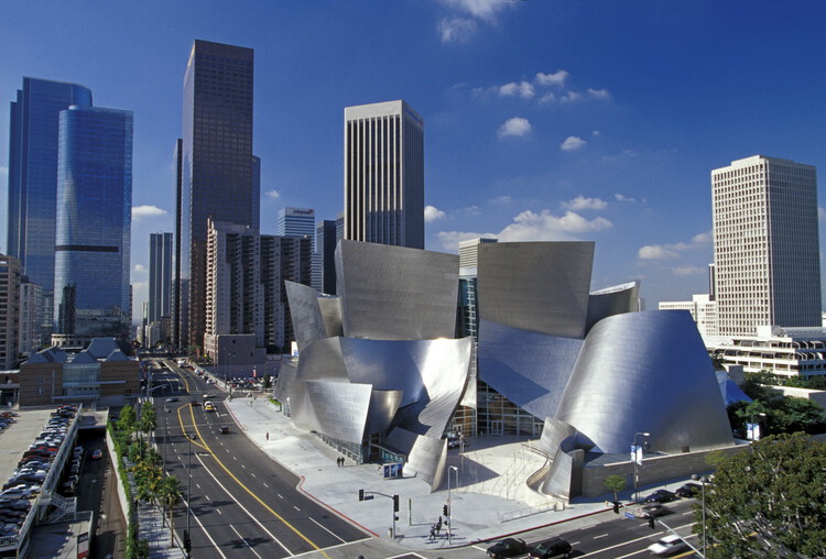 Tracing Frank Gehry’s Architectural Legacy Through His Most Influential Works - Image 11 of 13