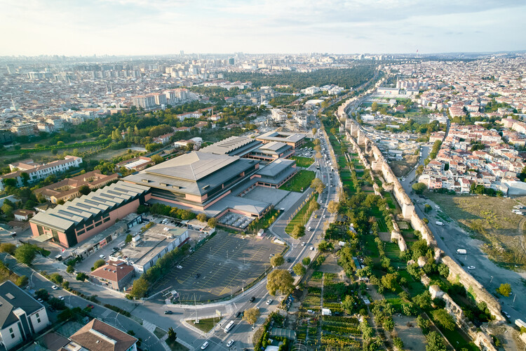 Basketball Development Center / TEGET - Image 5 of 43
