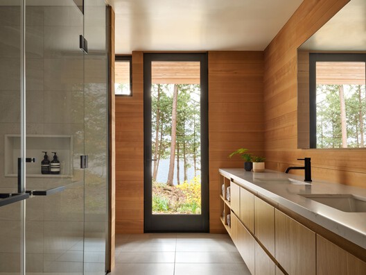 Long Lake Cottage / Dubbeldam Architecture + Design Long Lake Cottage / Dubbeldam Architecture + Design - Interior Photography, Bathroom, Wood, Door, Countertop, Glass