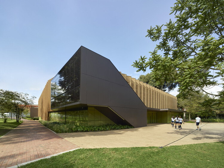 Gimnasio Los Nogales / taller de arquitectura de bogotá - Renovación