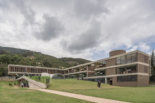 Colegio Hontanar IB / taller de arquitectura de bogotá Colegio Hontanar IB / taller de arquitectura de bogotá - Fotografía exterior