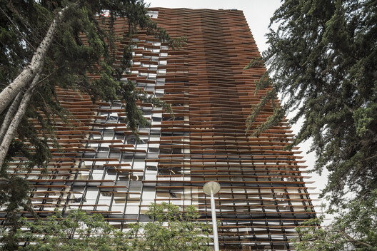 Compensar – Centro de Bienestar Integral para el Adulto Mayor / taller de arquitectura de bogotá Compensar – Centro de Bienestar Integral para el Adulto Mayor / taller de arquitectura de bogotá - Fotografía exterior