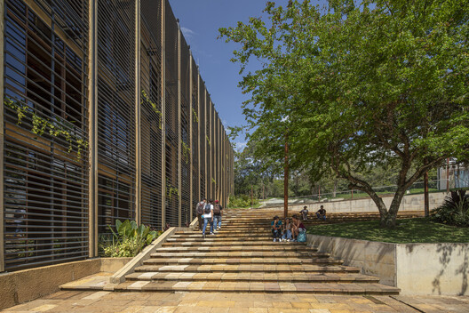 Bloque D Edificio de Aulas - Universidad Industrial de Santander / taller de arquitectura de bogotá - Fotografía exterior