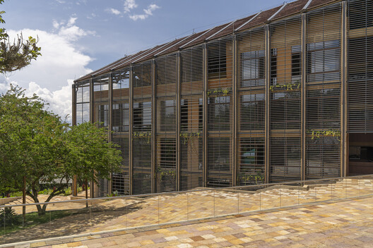 Bloque D Edificio de Aulas - Universidad Industrial de Santander / taller de arquitectura de bogotá - Fotografía exterior
