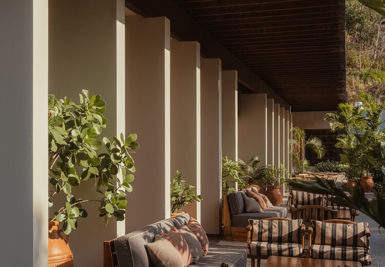 Andaz Club de Playa - Fotografía interior, Sala de estar, Madera, Sillas