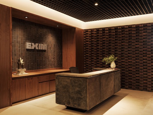 Oficinas Grupo EXIM + CIOSA / Ribba Estudio + Angular Oficinas Grupo EXIM + CIOSA / Ribba Estudio + Angular - Fotografía interior, Cocina, Madera, Iluminación, Sillas