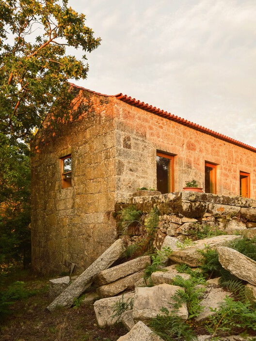 Casa Eira do Cruzeiro / NOVA - Fotografia de Exterior, Tijolo