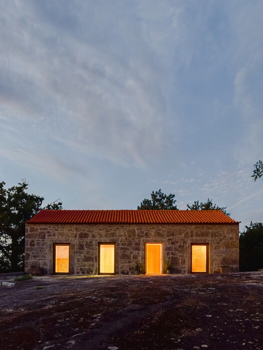 Casa Eira do Cruzeiro / NOVA - Fotografia de Exterior, Tijolo