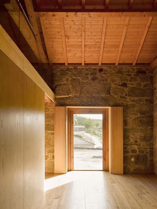 Casa Eira do Cruzeiro / NOVA - Fotografia de Interiores, Madeira