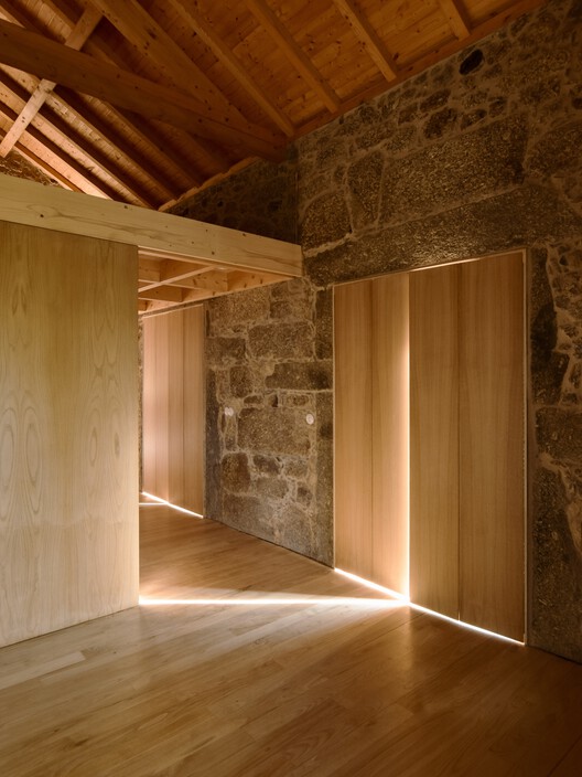 Casa Eira do Cruzeiro / NOVA - Imagem 14 de 31