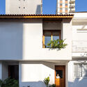 Village House / Peninsula Arquitetura - Exterior Photography, Houses, Facade, Door, Balcony