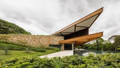 Casa Tangram / TETRO Arquitetura