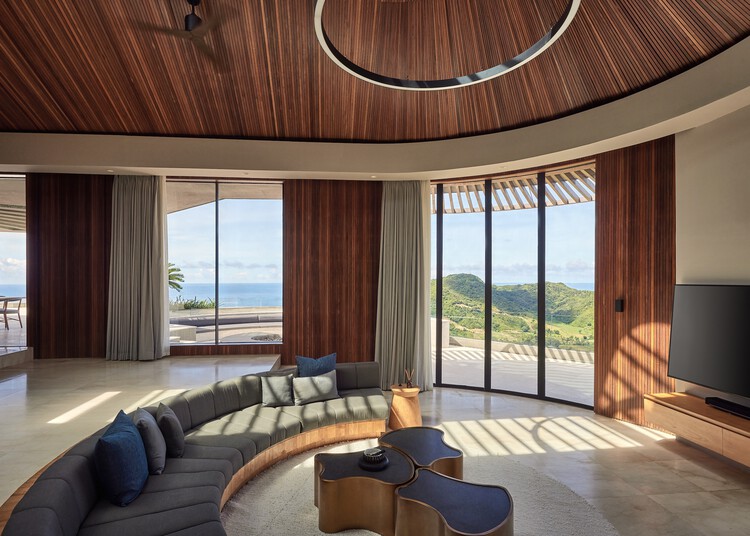 Casa Nyrenstone Estate / Alexis Dornier - Fotografia de Interiores, Sala de Estar, Madeira, Cadeira