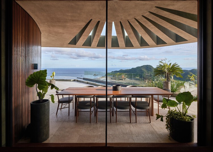 Casa Nyrenstone Estate / Alexis Dornier - Fotografia de Interiores, Sala de Jantar, Madeira